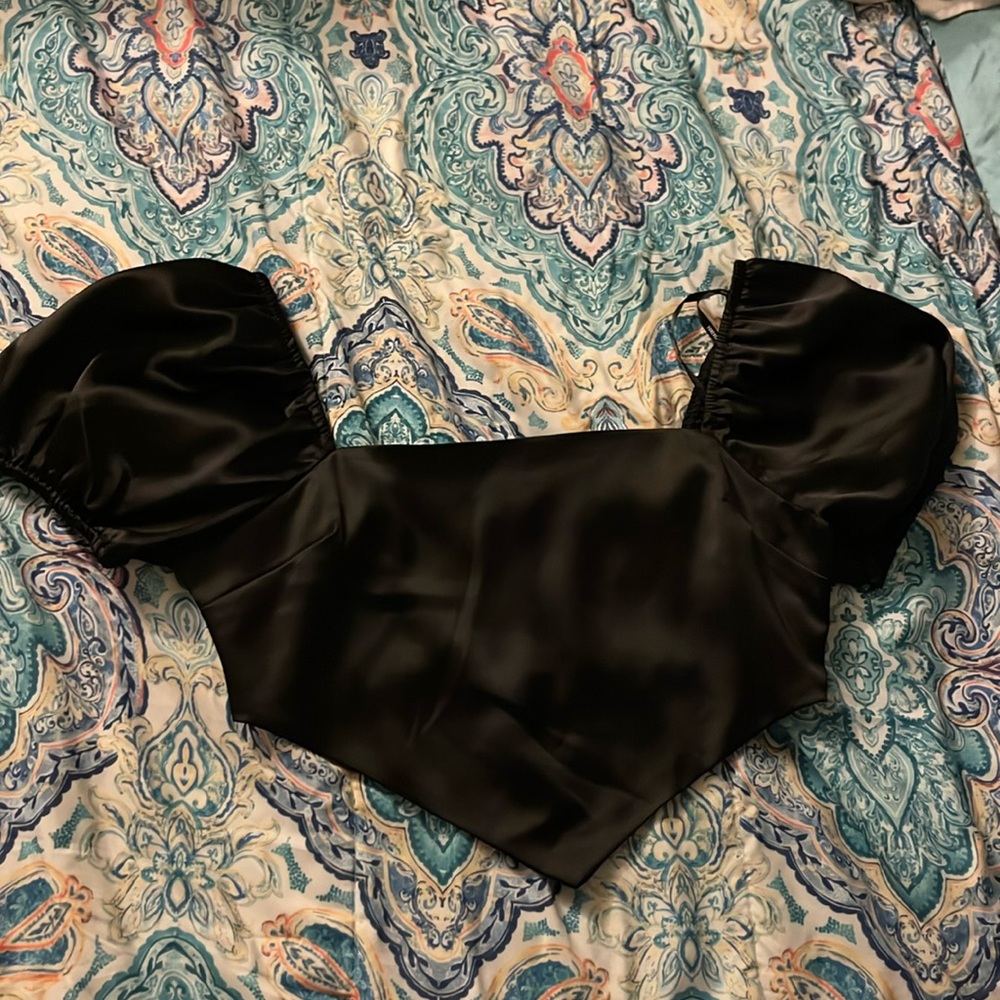 Color- black